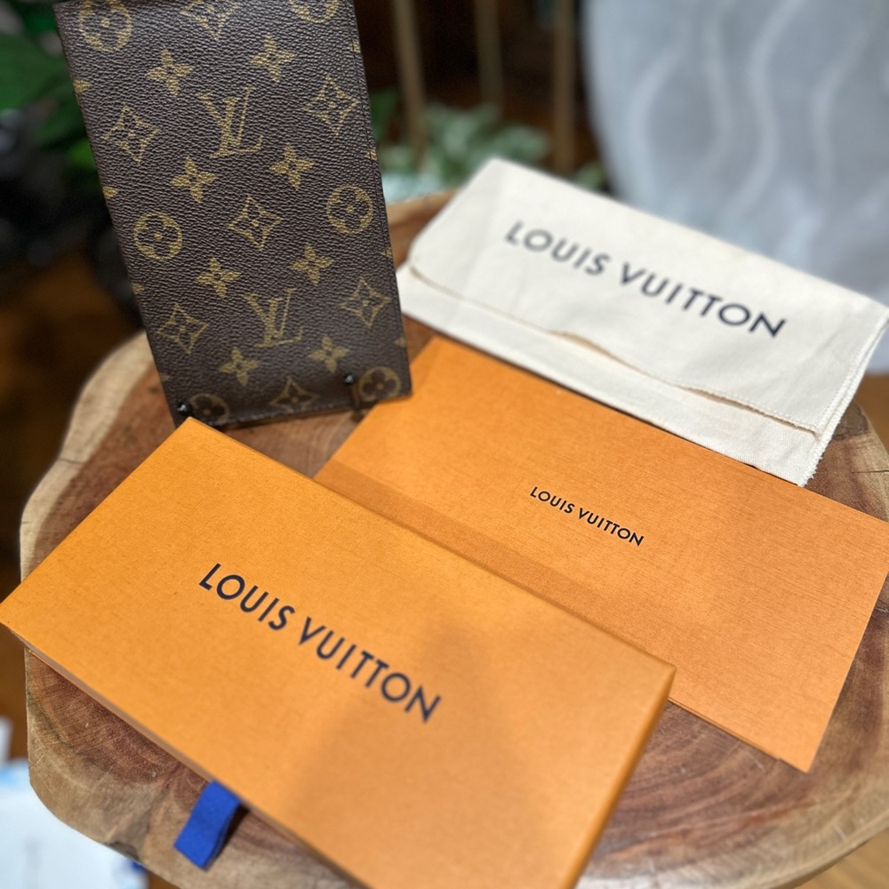 Louis Vuitton Monogram Travel Wallet Passport Holder Organizer LV Full Set